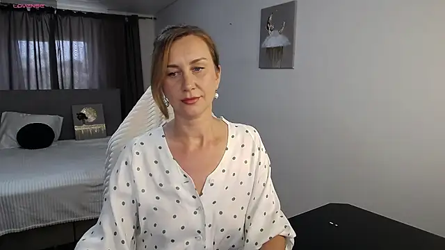 Vanessa Nowak online show from 05/20/26, 11:51