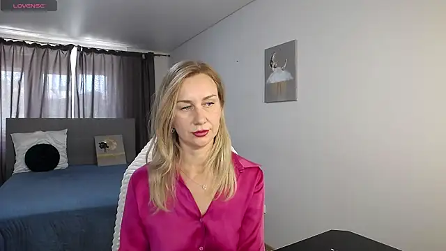 Snapshot of Vanessa_Nowak chatting on 07/12/26, 06:58 Vanessa Nowak online show from 07/12/26, 06:58