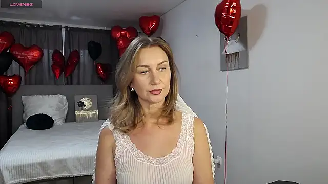 Vanessa Nowak online show from 02/16/26, 09:52