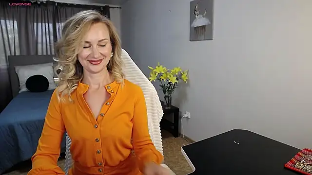 Snapshot of Vanessa_Nowak chatting on 06/26/26, 02:01 Vanessa Nowak online show from 06/26/26, 02:01