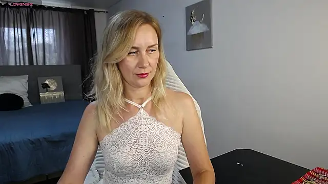 Snapshot of Vanessa_Nowak chatting on 06/21/26, 11:38 Vanessa Nowak online show from 06/21/26, 11:38