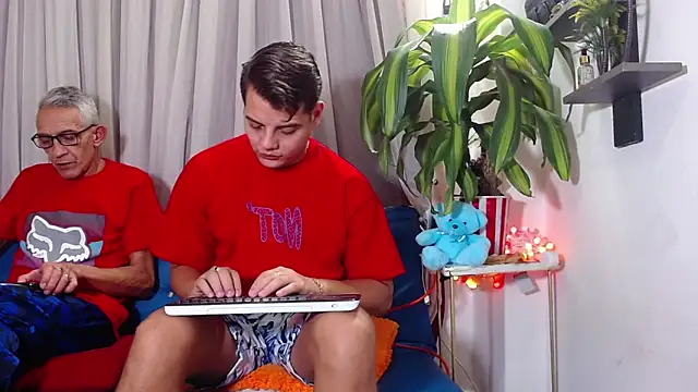 Leon hot X online show from 02/26/26, 07:47