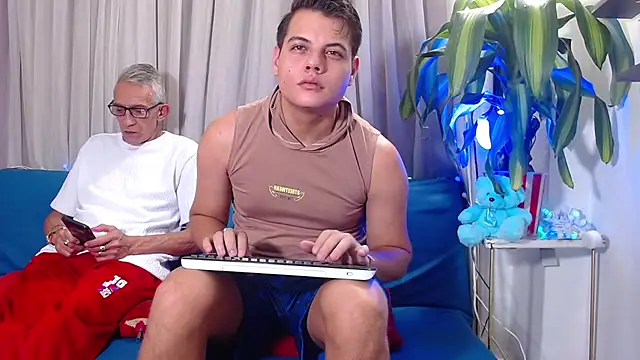 Leon hot X online show from 03/06/26, 07:09