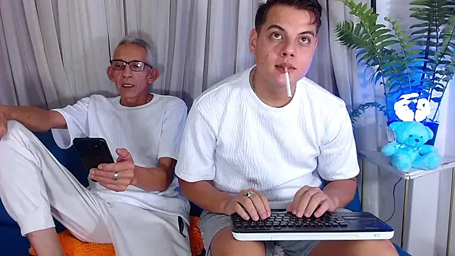 Leon hot X online show from 02/17/26, 08:06