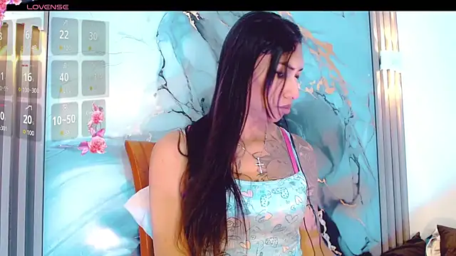 khiara moretti online show from 12/17/25, 11:48