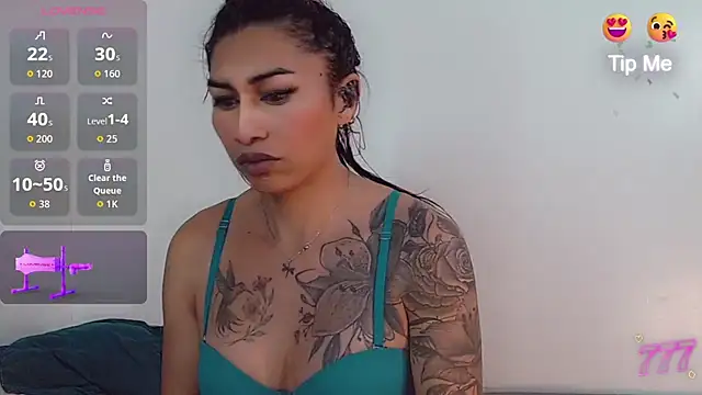 Snapshot of khiara_moretti chatting on 07/18/26, 11:41 khiara moretti online show from 07/18/26, 11:41