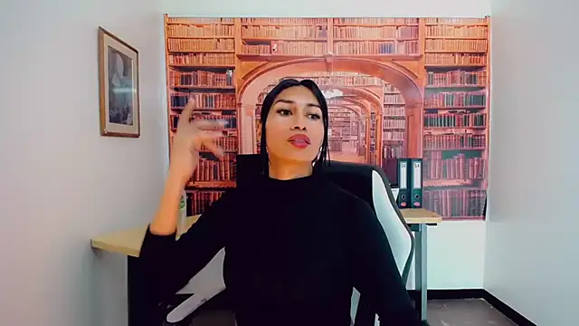 Snapshot of khiara_moretti chatting on 02/22/25, 07:36 khiara moretti online show from 02/22/25, 07:36