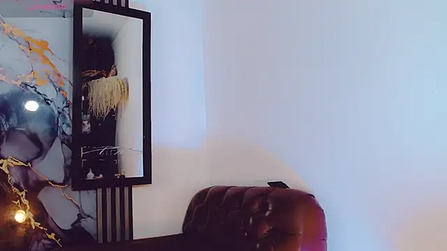 khiara moretti online show from 11/10/25, 11:15