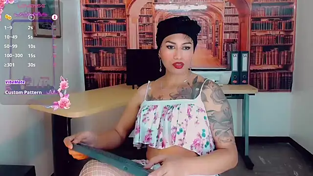 Snapshot of khiara_moretti chatting on 03/15/25, 10:44 khiara moretti online show from 03/15/25, 10:44