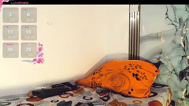 khiara moretti online show from 12/02/25, 11:45