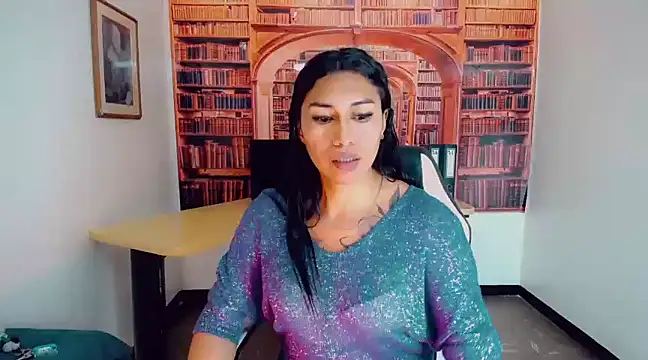 Snapshot of khiara_moretti chatting on 03/01/25, 07:37 khiara moretti online show from 03/01/25, 07:37