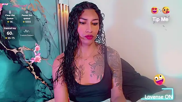 Snapshot of khiara_moretti chatting on 02/20/26, 11:56 khiara moretti online show from 02/20/26, 11:56