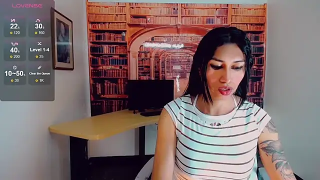 Snapshot of khiara_moretti chatting on 02/25/25, 07:38 khiara moretti online show from 02/25/25, 07:38
