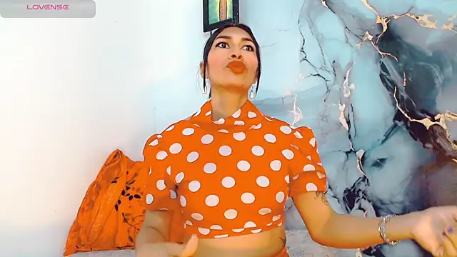 khiara moretti online show from 11/12/25, 11:25