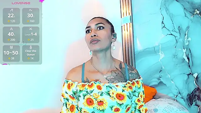 khiara moretti online show from 11/24/25, 11:32