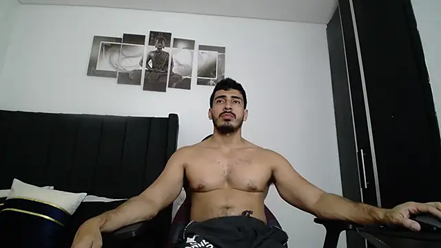 Snapshot of muscle_ares chatting on 02/15/25, 02:44 muscle ares online show from 02/15/25, 02:44