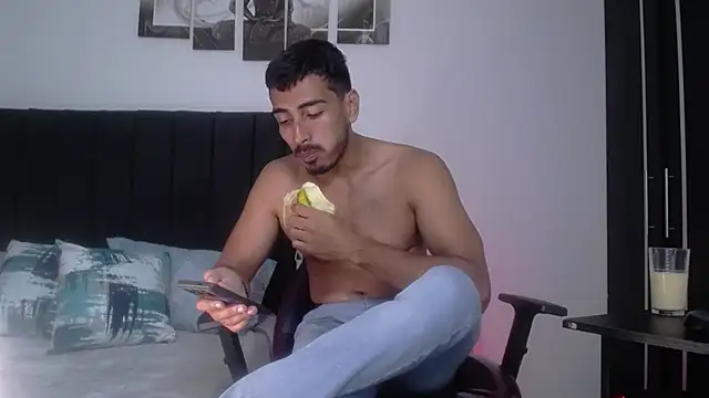 Snapshot of muscle_ares chatting on 03/11/25, 11:55 muscle ares online show from 03/11/25, 11:55