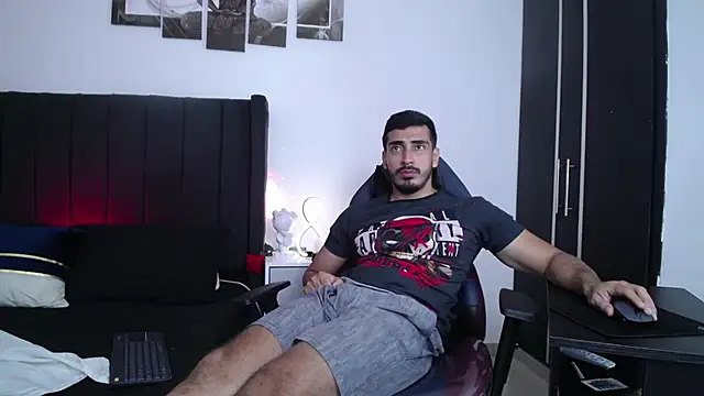 Snapshot of muscle_ares chatting on 02/14/25, 03:05 muscle ares online show from 02/14/25, 03:05