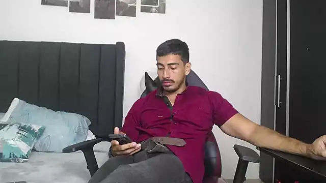 Snapshot of muscle_ares chatting on 03/13/25, 12:56 muscle ares online show from 03/13/25, 12:56