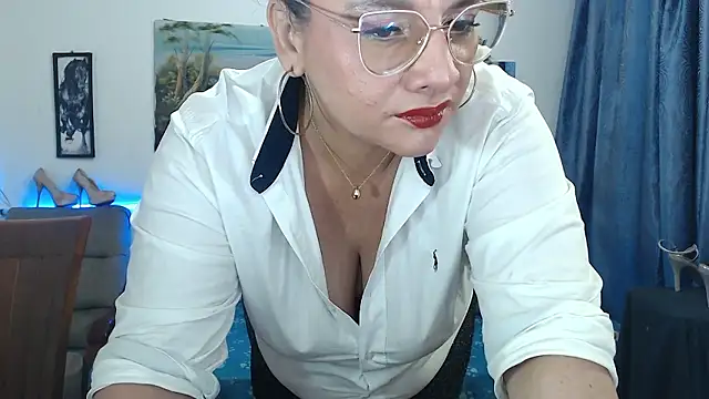 Aleja Gonzales online show from 01/10/26, 12:00