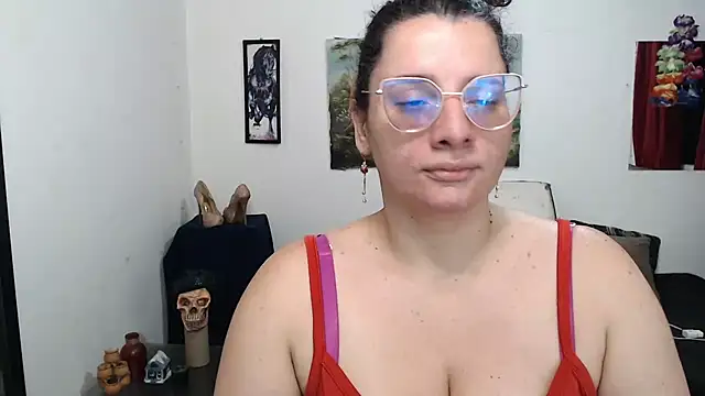 Snapshot of Aleja_Gonzales chatting on 03/12/25, 03:29 Aleja Gonzales online show from 03/12/25, 03:29