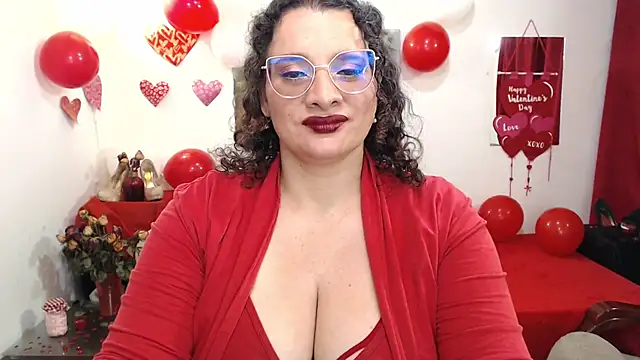 Snapshot of Aleja_Gonzales chatting on 02/18/25, 04:48 Aleja Gonzales online show from 02/18/25, 04:48