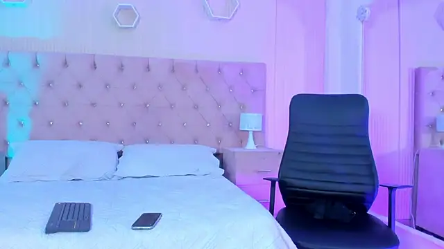 Agathaargent  online show from 11/02/25, 04:28