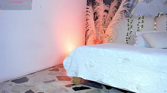 Agathaargent  online show from 01/11/26, 11:50