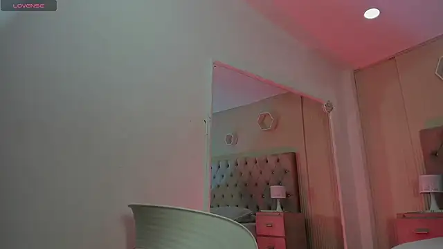 Agathaargent  online show from 11/26/25, 04:23