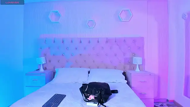 Agathaargent  online show from 11/03/25, 04:17