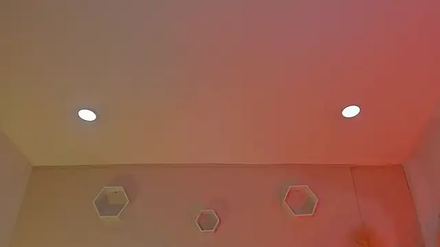 Agathaargent  online show from 12/15/25, 08:47