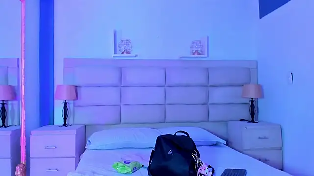 Agathaargent  online show from 10/29/25, 04:11