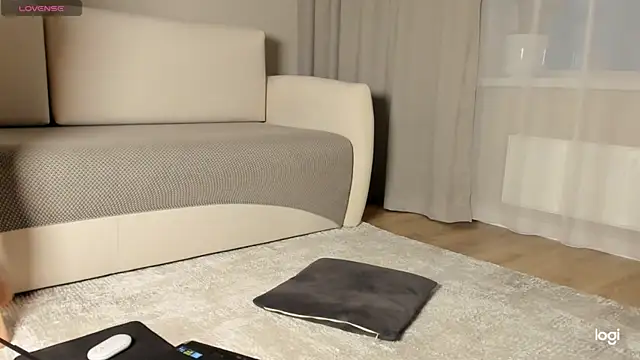 Snapshot of AmelinaLove chatting on 11/24/25, 01:49 AmelinaLove online show from 11/24/25, 01:49