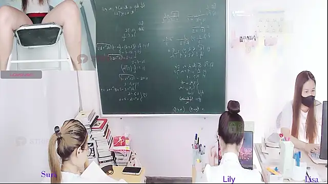 Snapshot of _Math_ chatting on 06/09/26, 01:50 Math online show from 06/09/26, 01:50