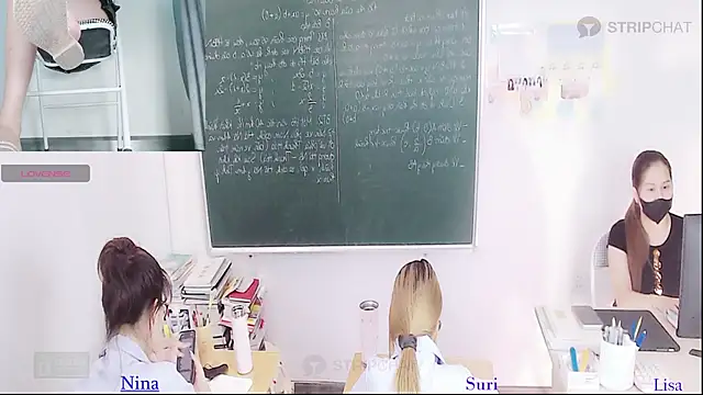 Snapshot of _Math_ chatting on 06/07/26, 01:38 Math online show from 06/07/26, 01:38
