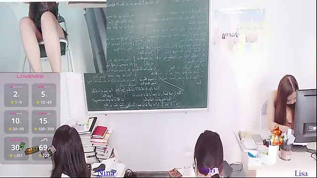 Snapshot of _Math_ chatting on 06/04/26, 03:06 Math online show from 06/04/26, 03:06
