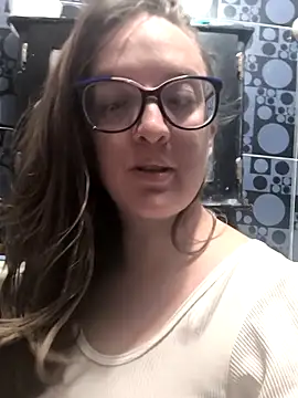 Snapshot of Venus_Santana chatting on 10/22/25, 05:56 Venus Santana online show from 10/22/25, 05:56