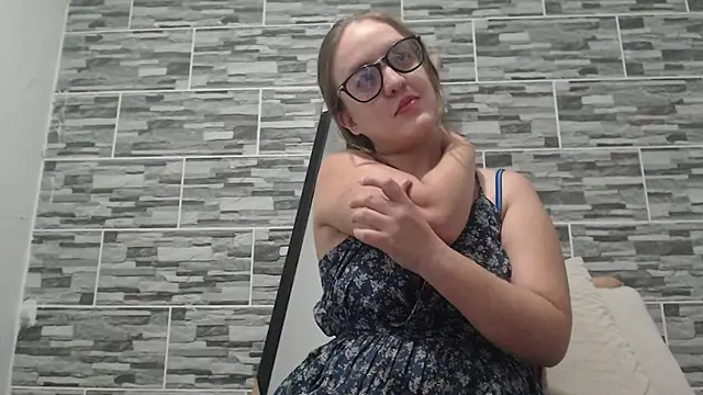 Snapshot of Venus_Santana chatting on 03/03/25, 11:24 Venus Santana online show from 03/03/25, 11:24