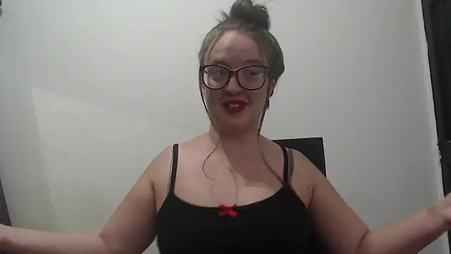 Snapshot of Venus_Santana chatting on 10/21/25, 11:04 Venus Santana online show from 10/21/25, 11:04