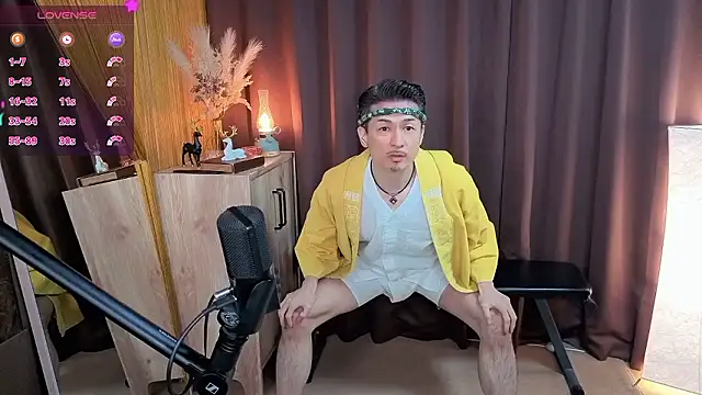 HARU-outdoor-x online show from 10/31/25, 02:24