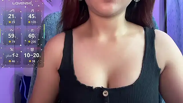 Snapshot of Royal_girl_1 chatting on 09/19/25, 05:06 Royal girl 1 online show from 09/19/25, 05:06