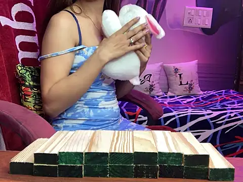 Snapshot of Royal_girl_1 chatting on 02/27/25, 03:18 Royal girl 1 online show from 02/27/25, 03:18