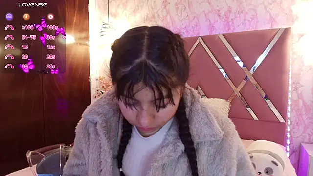 Snapshot of Miaa_Smiith1 chatting on 03/05/25, 12:11 Miaa Smiith1 online show from 03/05/25, 12:11