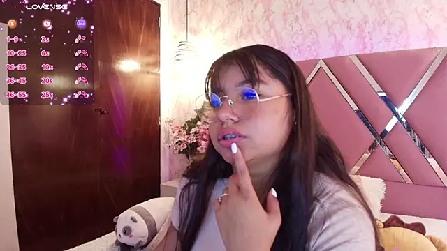 Snapshot of Miaa_Smiith1 chatting on 03/18/25, 03:22 Miaa Smiith1 online show from 03/18/25, 03:22