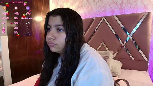 Snapshot of Miaa_Smiith1 chatting on 02/07/25, 12:06 Miaa Smiith1 online show from 02/07/25, 12:06