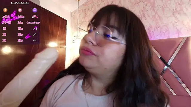 Snapshot of Miaa_Smiith1 chatting on 02/24/25, 03:20 Miaa Smiith1 online show from 02/24/25, 03:20