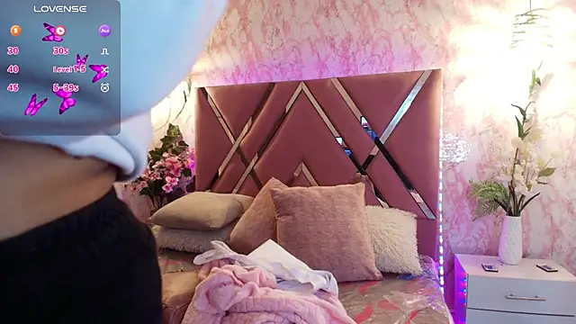 Snapshot of Miaa_Smiith1 chatting on 03/08/25, 12:20 Miaa Smiith1 online show from 03/08/25, 12:20