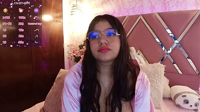 Snapshot of Miaa_Smiith1 chatting on 02/15/25, 03:17 Miaa Smiith1 online show from 02/15/25, 03:17