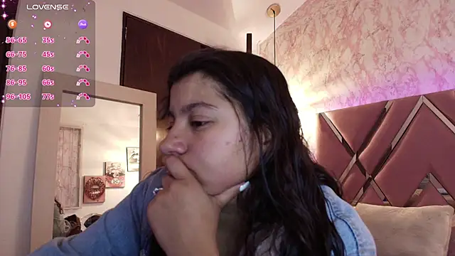 Snapshot of Miaa_Smiith1 chatting on 03/21/25, 12:17 Miaa Smiith1 online show from 03/21/25, 12:17