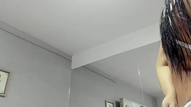 Snapshot of Sara_Greey chatting on 03/04/25, 12:44 Sara Greey online show from 03/04/25, 12:44